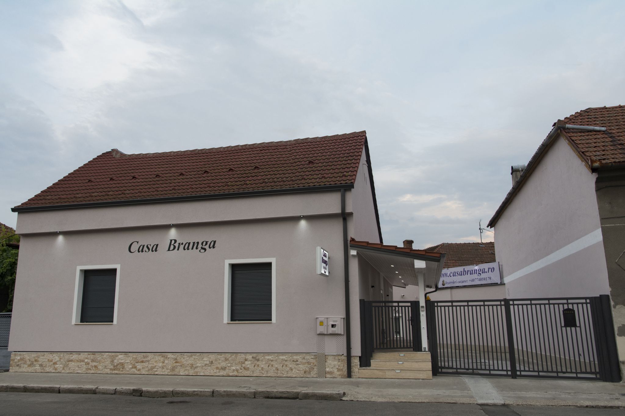 Casa branga listare